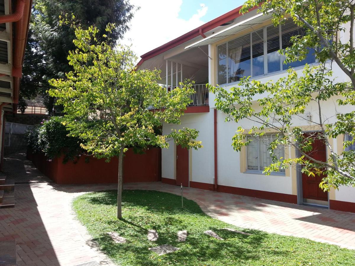 Hotel Pension Casa Africana Windhoek Esterno foto