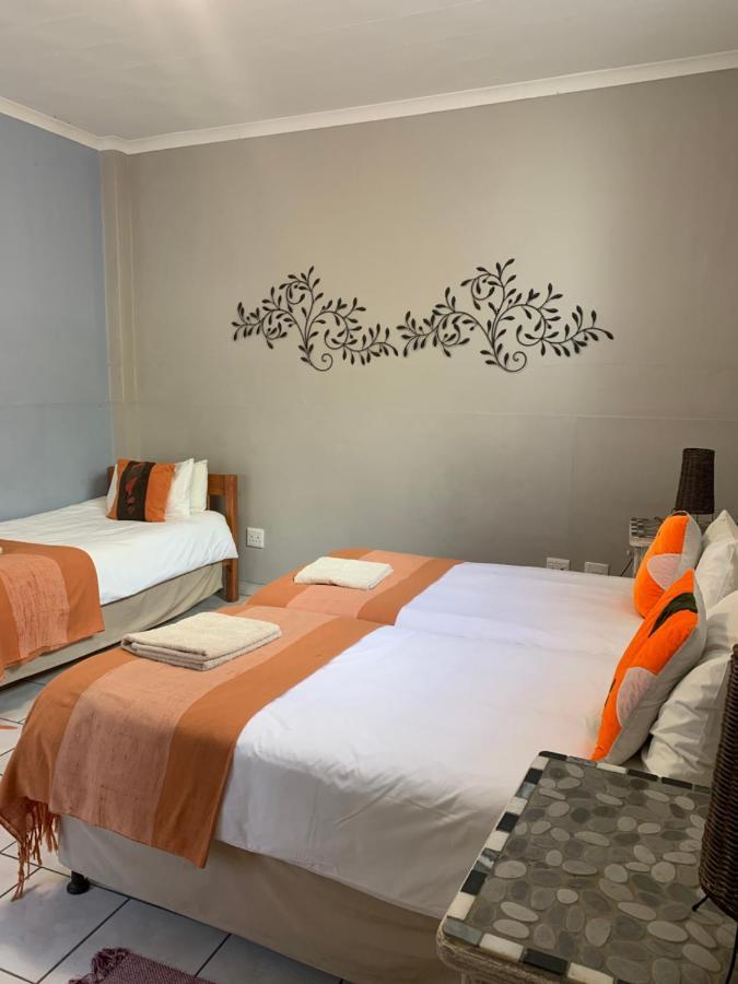 Hotel Pension Casa Africana Windhoek Esterno foto